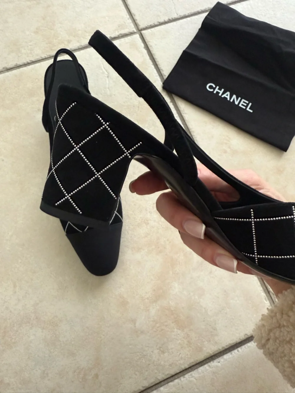 CHANEL Black Quilted Slingback Pumps with Contrast Stitching - Picture 6 of 6